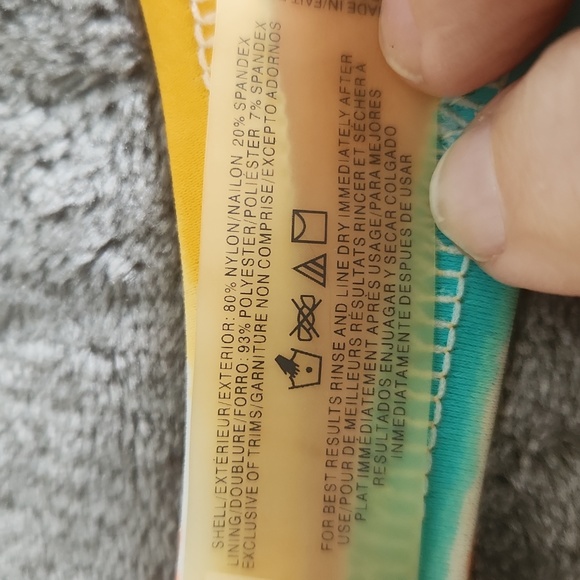 Victoria's Secret, Woman's Sz S/P, Rainbow Color Bikini Top, Just Stunning! - Picture 8 of 11